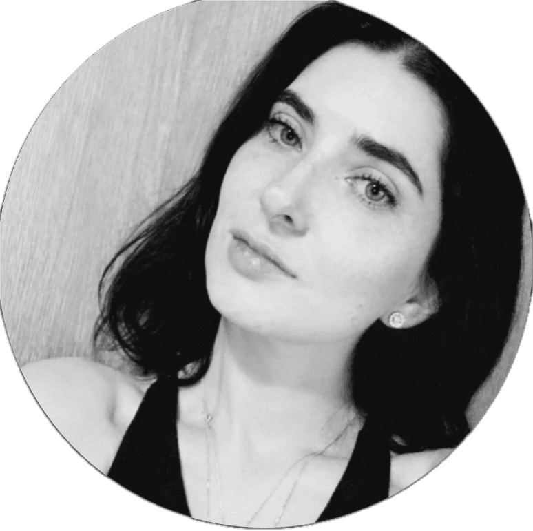 Josefina guiando una sesión del taller